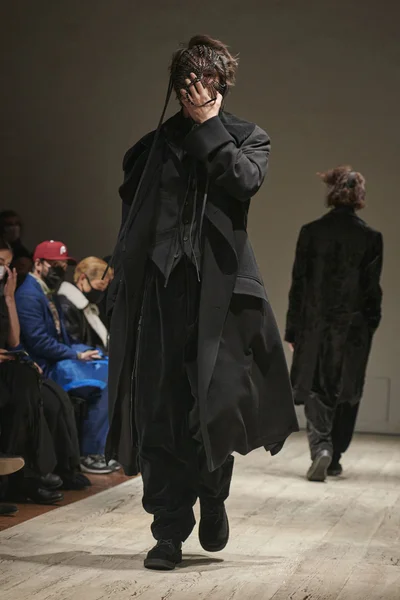Look 19